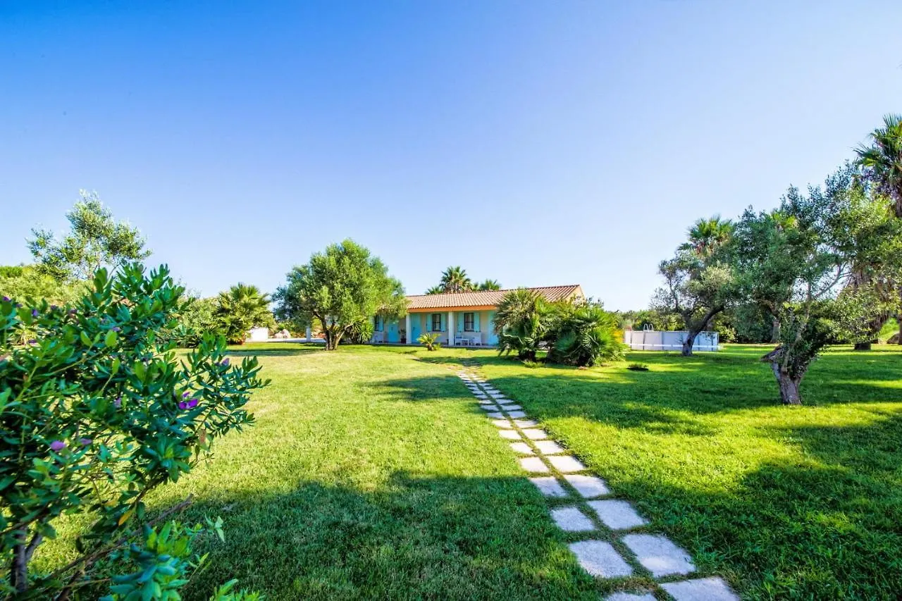 Agriturismo Is Cortillaris Càbras 0*,  Italia